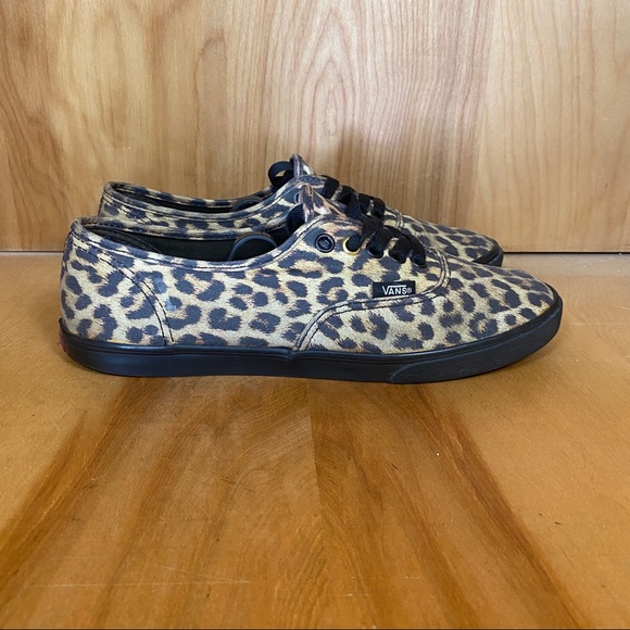 Vans Leopard Print Sneakers TSS0636